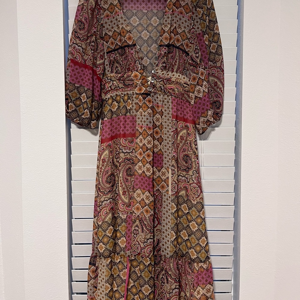 Dress - Picture 3 of 3